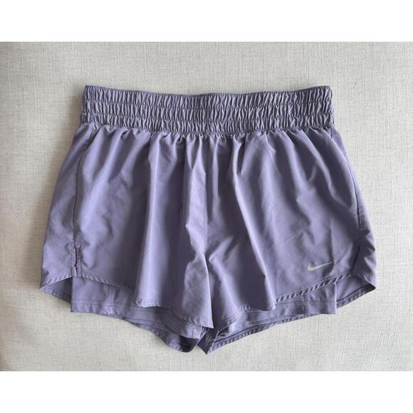 Nike One Dri-FIT Mid-Rise Purple 3" Shorts Women's Medium - Picture 5 of 8